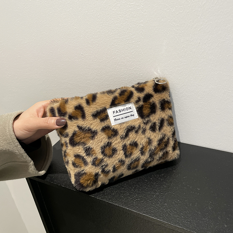 Bolsa de maquiagem de pelúcia  - Beauty Makeup Women avaliação e preço